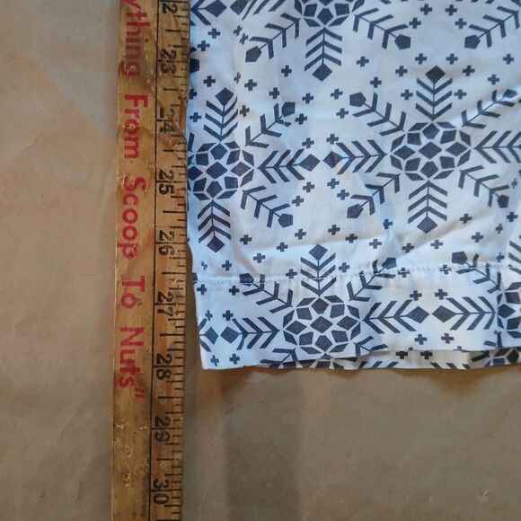 Victoria's Secret 2-Piece Pajama Set Size L Snowflakes Winter Holidays - Picture 11 of 12